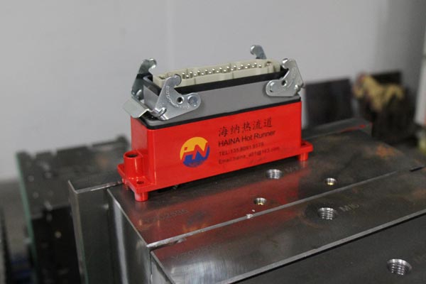 Differences Between Hot Runner and Cold Runner Molds in Medical Injection Molding and Selection Tips