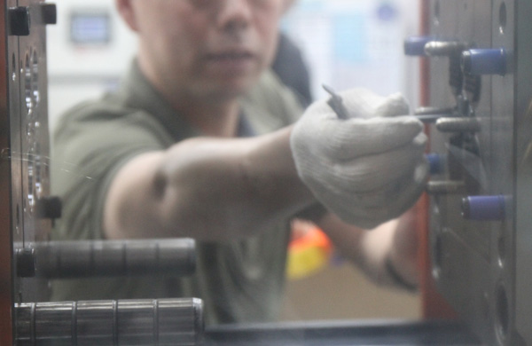 An In-depth Look at the Production Process of Medical Injection Molding Factories