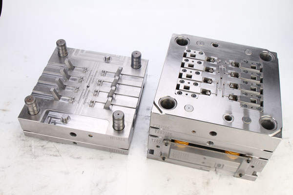 Analysis of Core Components in Medical Injection Molds